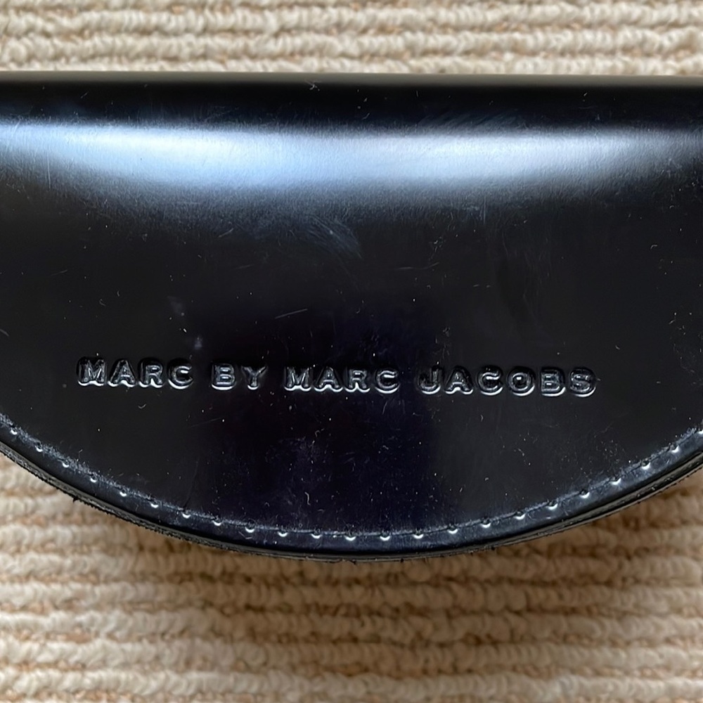 Marc Jacobs sunglasses case